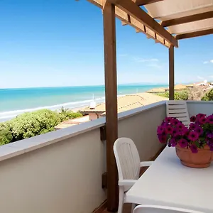  Aparthotel Clara